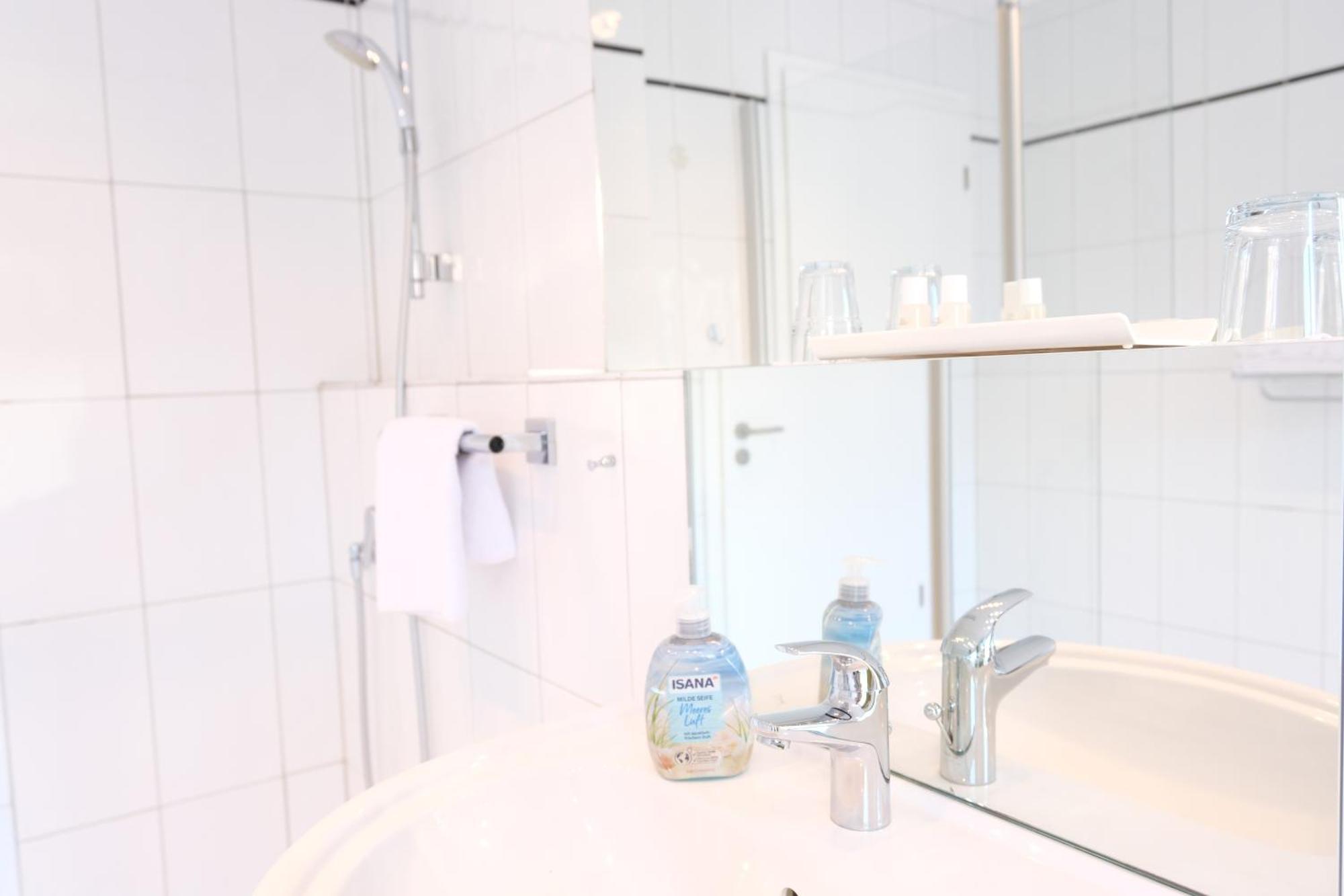 Vivotel Niederrhein Voerde ภายนอก รูปภาพ